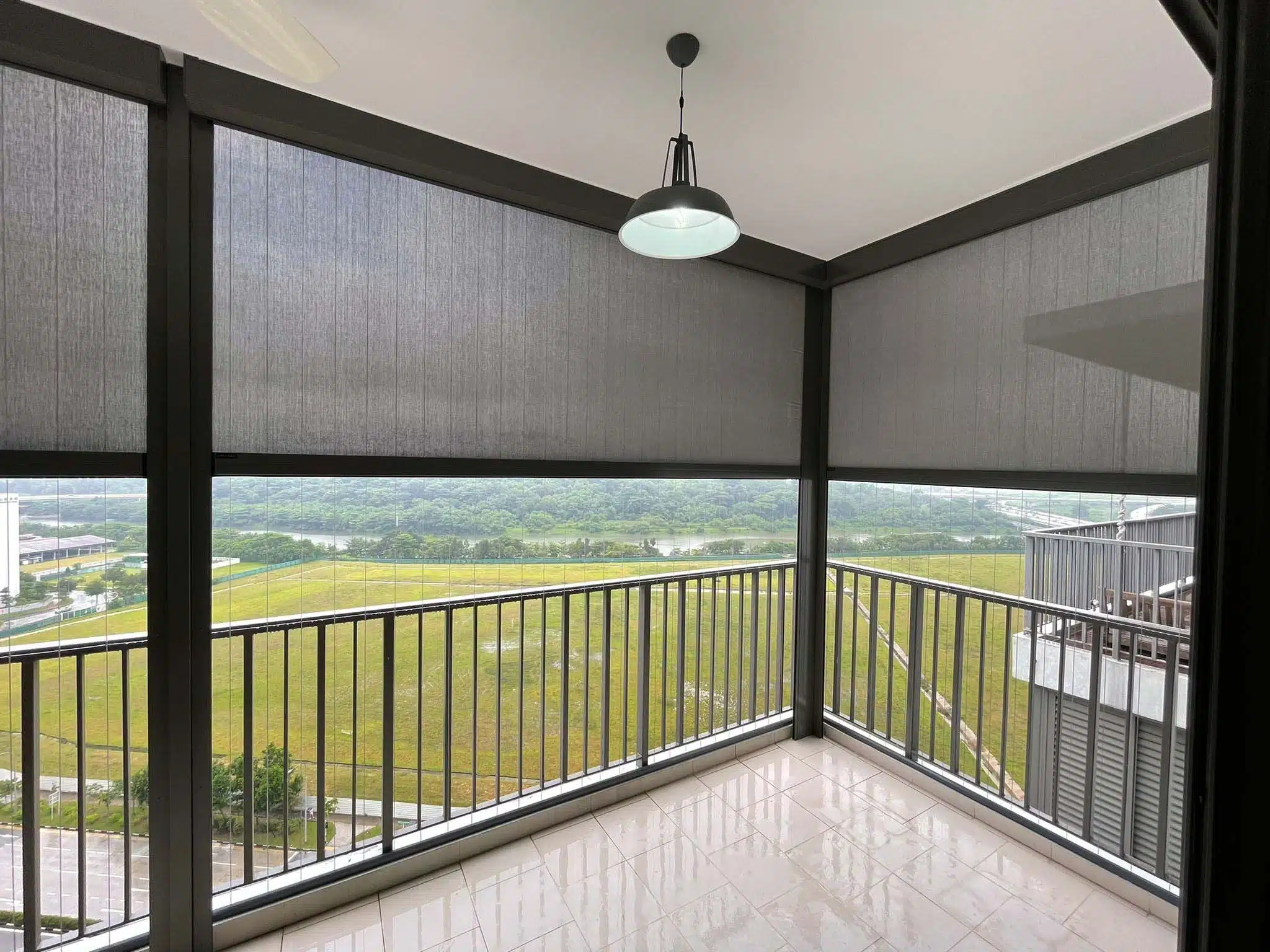 Motorised Zip Screens for Balconies: What Actually Matters Before You Buy 1 motorised zip screen balcony