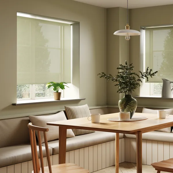 Blinds fitted by HomeDecisions